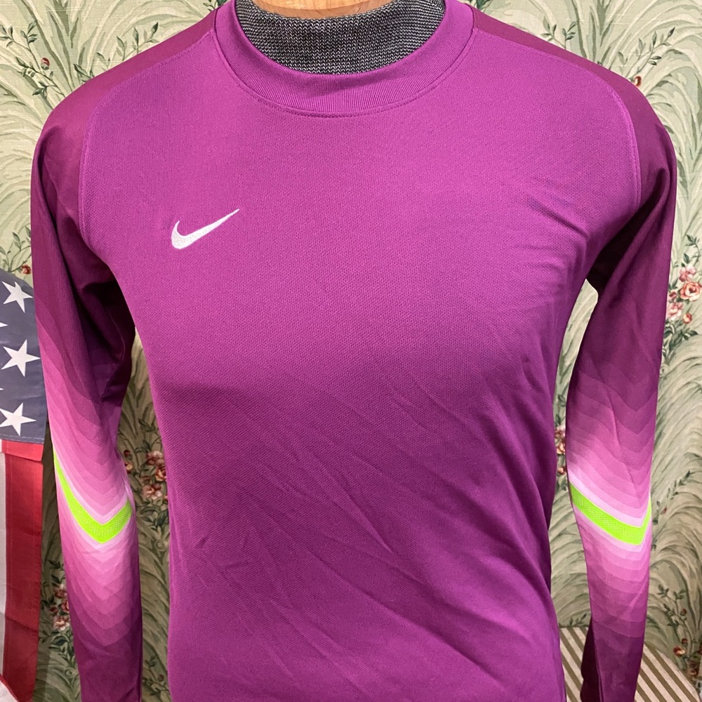 Nike DriFit Top